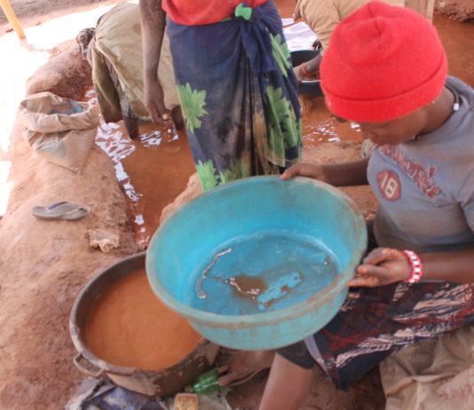 Artisanal gold mining in Uganda fuels mercury pollution